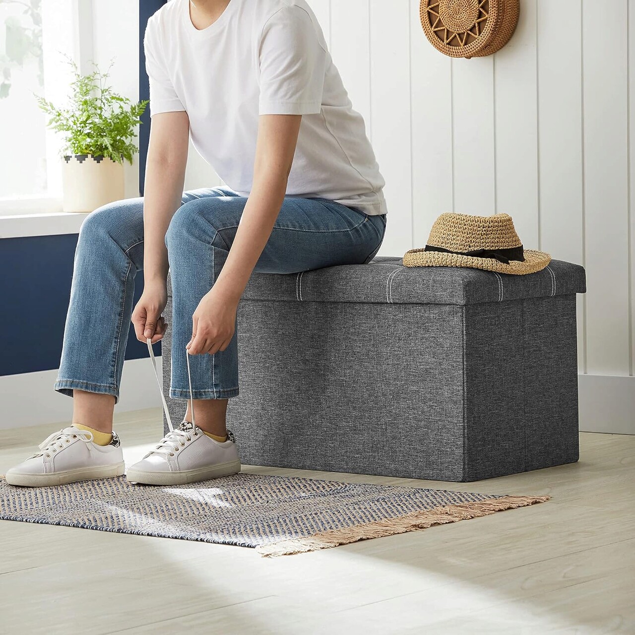 Bancheta cu spatiu pentru depozitare Vasagle, 76 x 38 x 38 cm, pliabila, imitatie in/MDF, gri inchis 4 l bancheta cu spatiu pentru depozitare vasagle 76 x 38 x 38 cm pliabila imitatie inmdf gri inchis 3.jpg