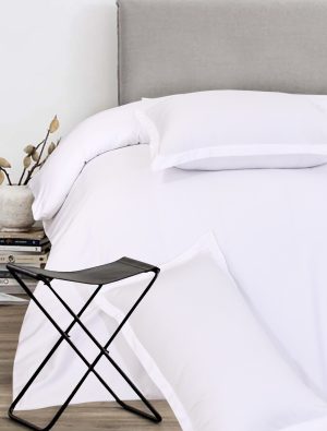 l lenjerie de pat pentru o persoana bleach white plain bedora 400 tc 150 x 240 cm 100 bumbac alb 1.jpg