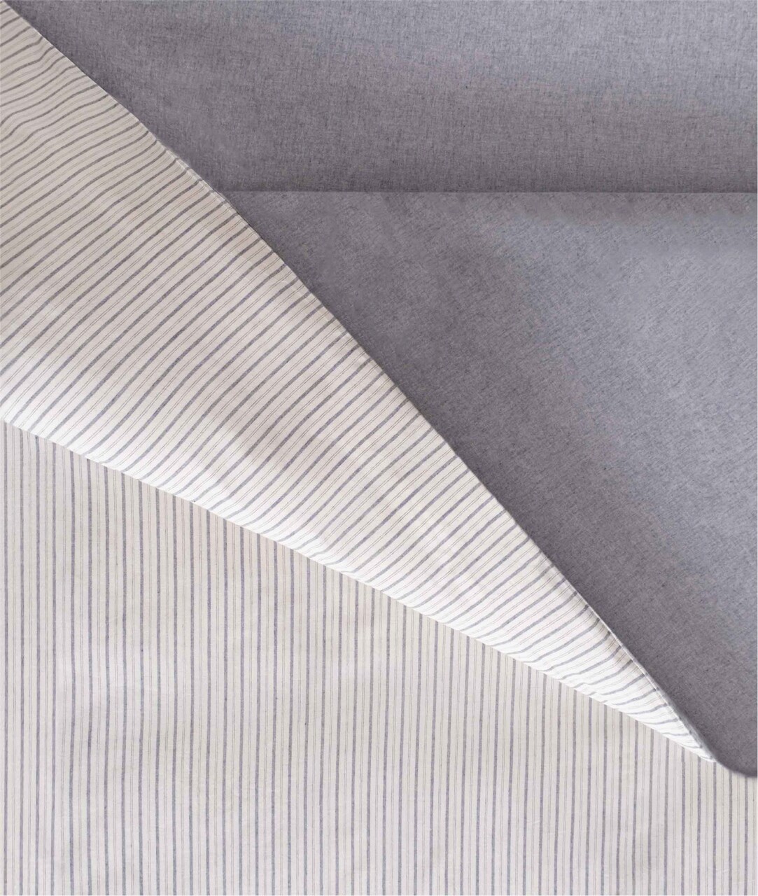 Lenjerie de pat dubla King (cearceaf cu elastic) 4 piese, Viento - Blue, Elliott, 50% bumbac / 50% poliester 4 l set cuvertura king viento elliott 50 bumbac50 poliester 3.jpg