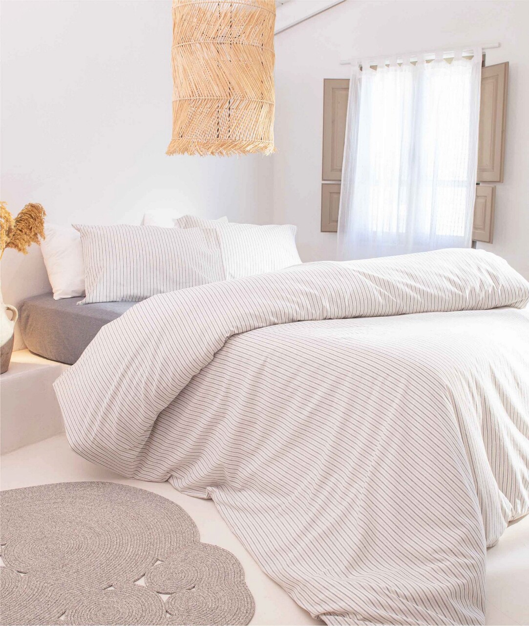 Lenjerie de pat dubla King (cearceaf cu elastic) 4 piese, Viento - Blue, Elliott, 50% bumbac / 50% poliester 1 l set cuvertura king viento elliott 50 bumbac50 poliester.jpg