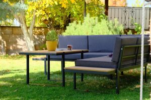 l set de lounge de gradina valovi mers corner cadru metal negru de lemn gri 1.jpg