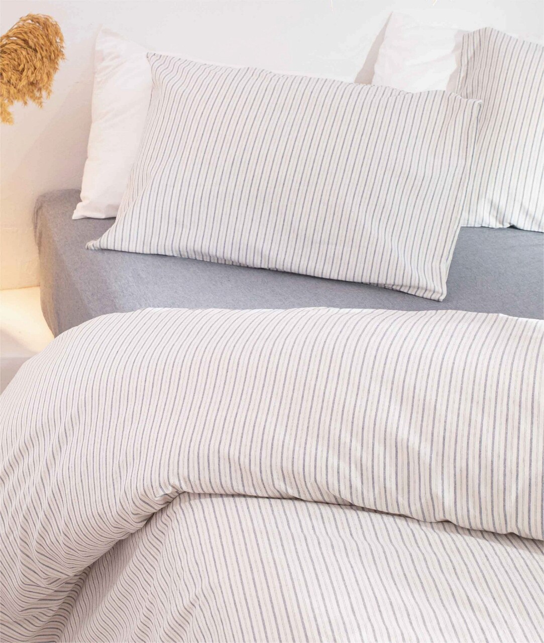 Lenjerie de pat pentru o persoana, Viento - Blue, Elliott, 50% bumbac / 50% poliester 2 l set husa de pilota unica viento elliott 50 bumbac50 poliester 1.jpg